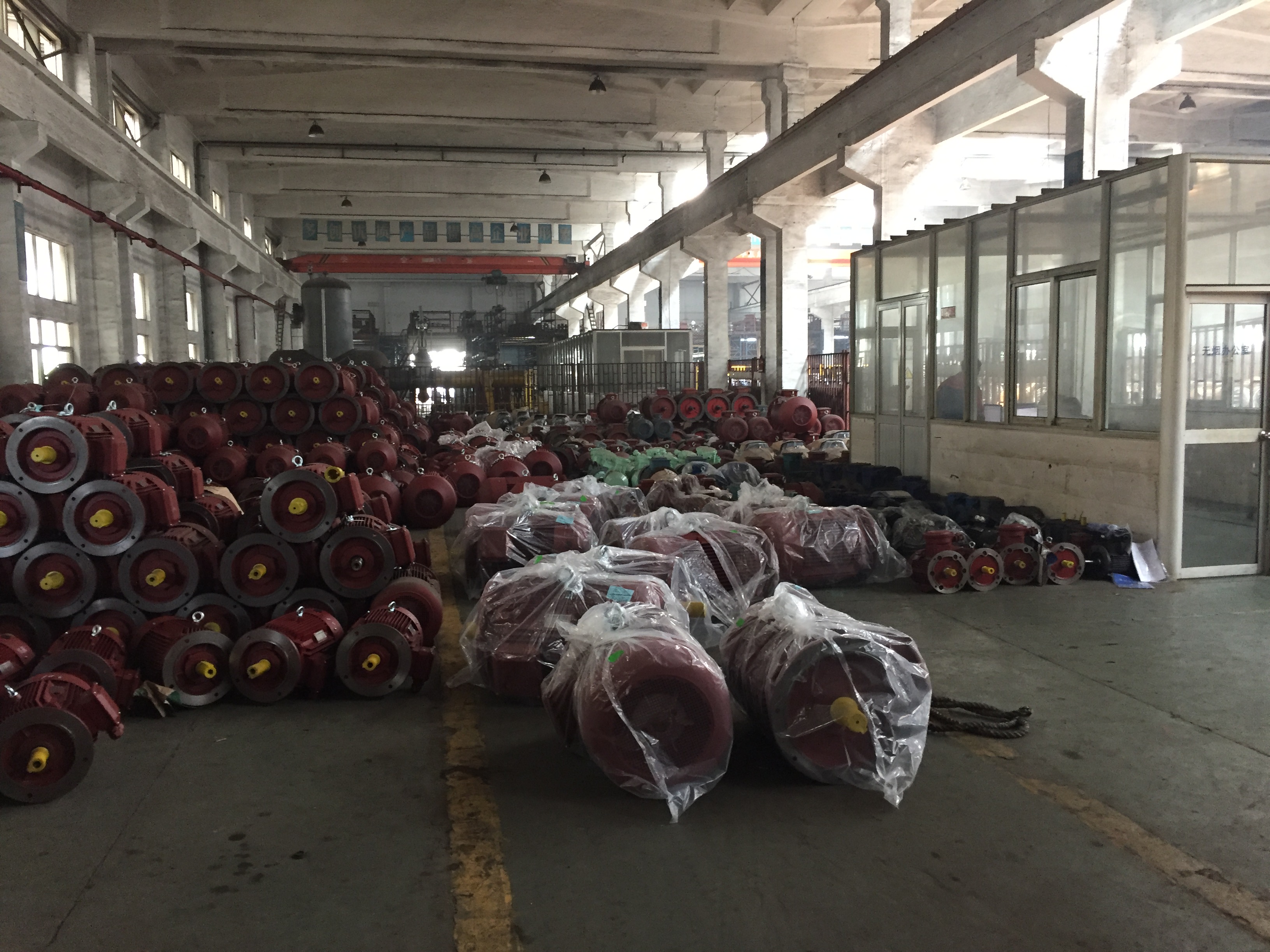 離心泵電機(jī)庫存車間